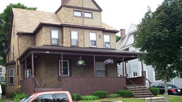 featured image of 326 Sassafras St