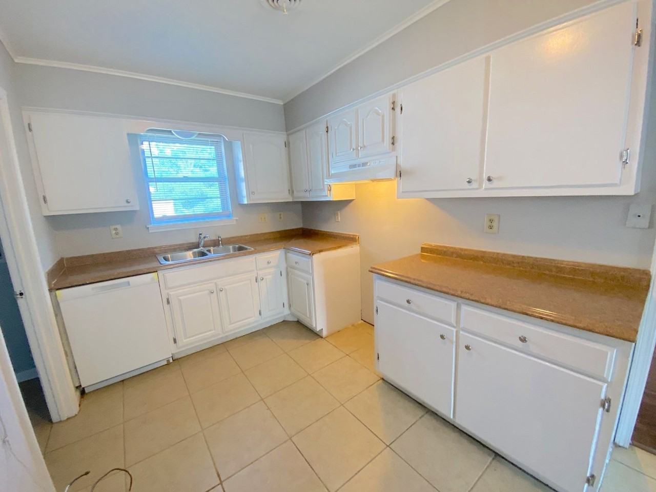 1373 Mullins Station Rd - Photo 2 of 14