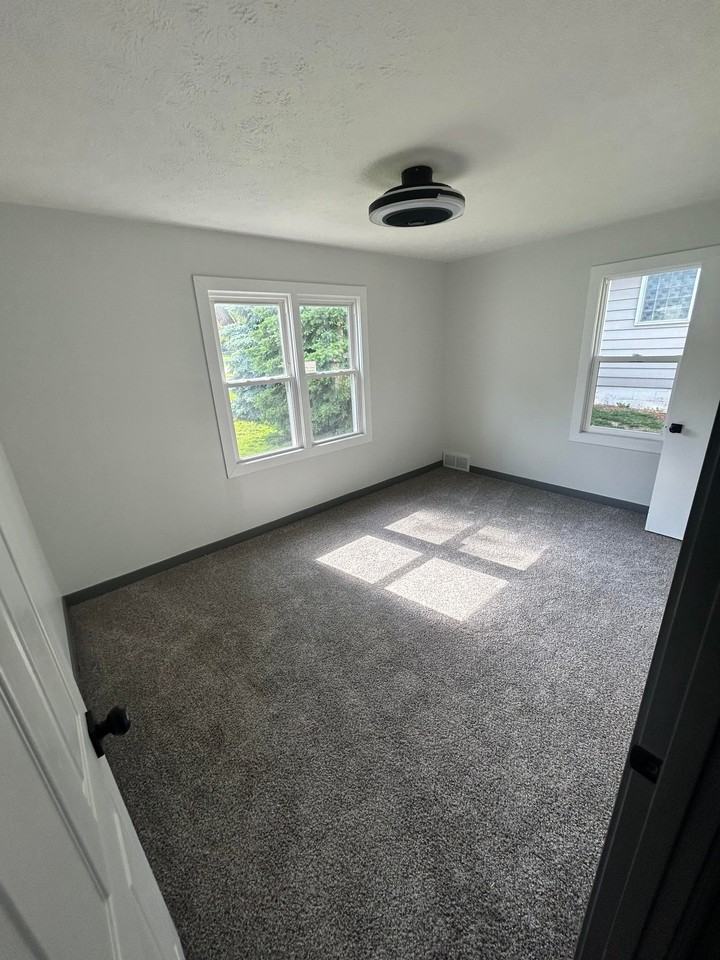 701 N 85th St - Photo 5 of 8
