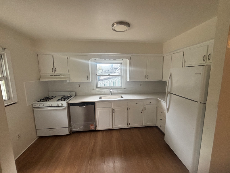 828 George St - Photo 2 of 12