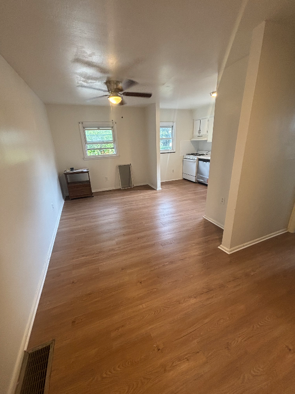 828 George St - Photo 3 of 12