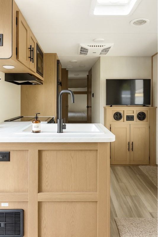 1226 E 58th St - Photo 3 of 9