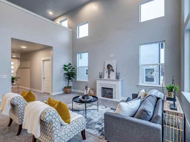 586 N Hill View Dr - Photo 4 of 12
