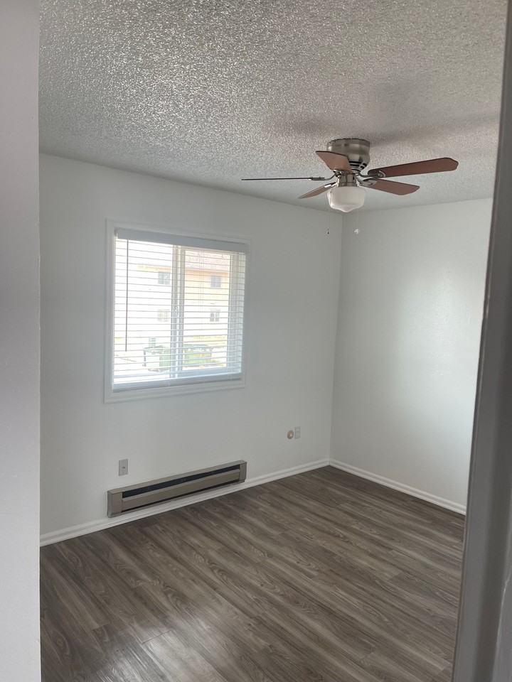 5400 Imperial Ct #5402 - Photo 6 of 18