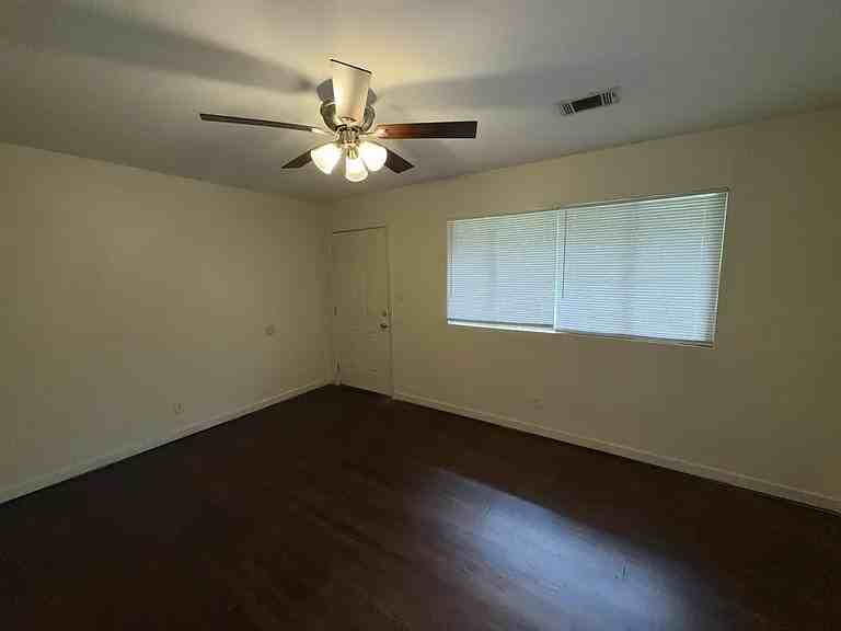 1444 Maria Dr - Photo 2 of 9