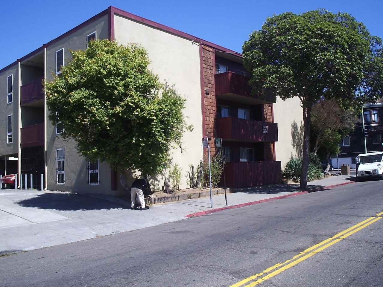 1805 8th Ave - Photo 3 of 11