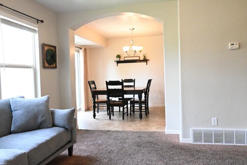 573 W Goldenrod Way - Photo 3 of 13
