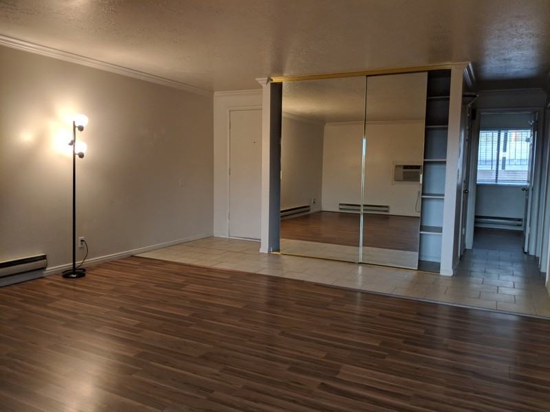1792 E St #B - Photo 4 of 20