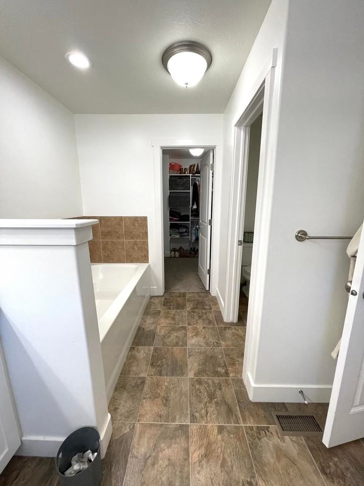 1275 N Willowbrook Ln - Photo 4 of 9