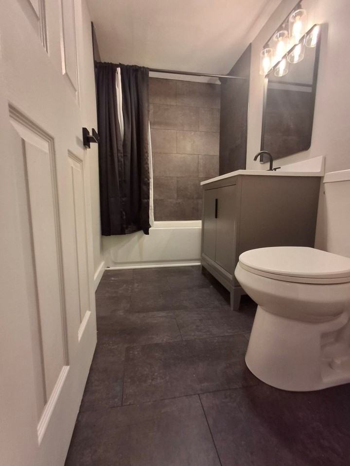 3954 N 20th St - Photo 3 of 10