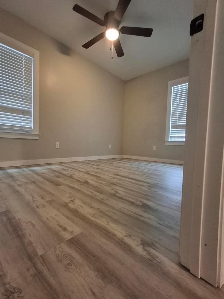 3954 N 20th St - Photo 6 of 10