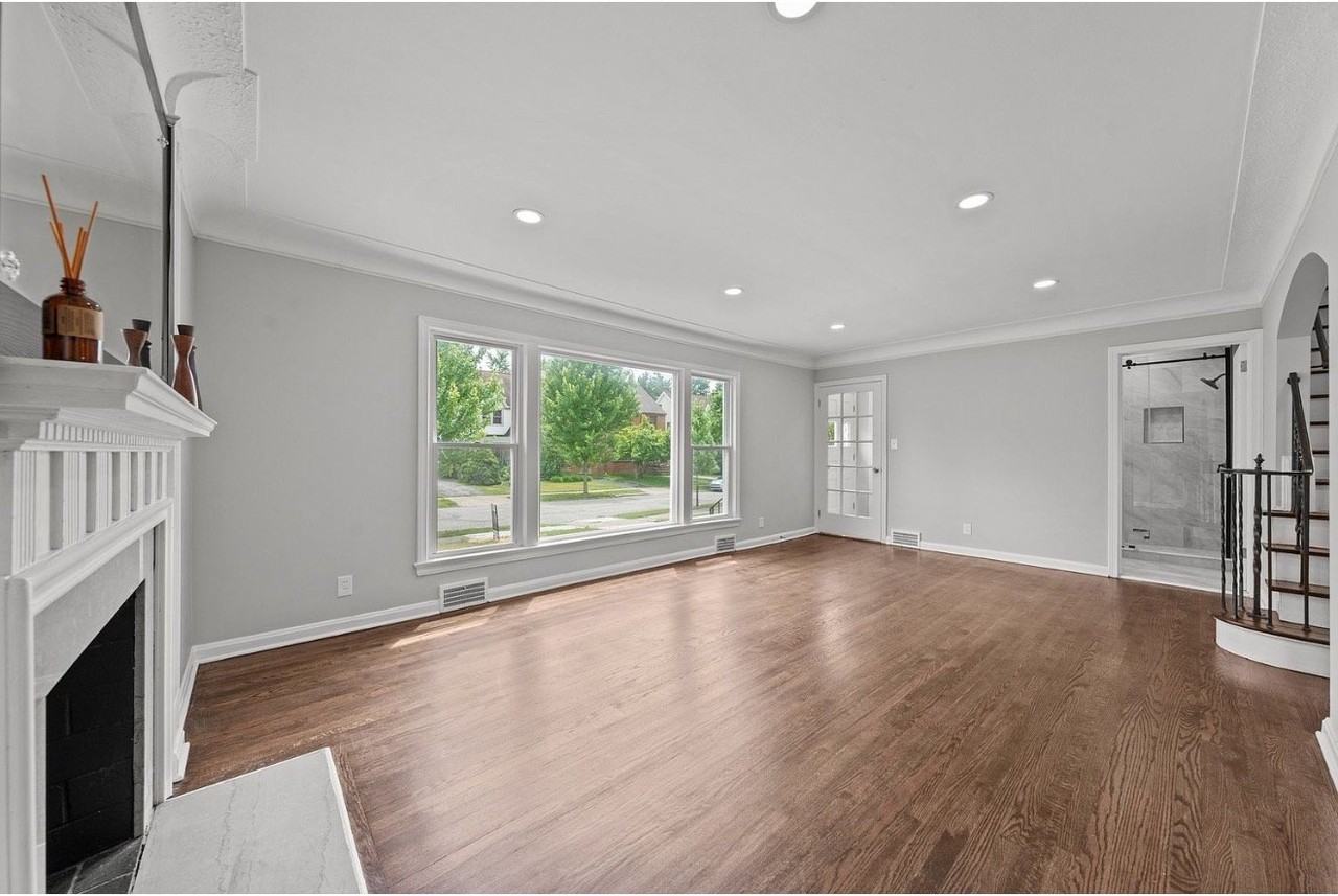 3601 Tullamore Rd - Photo 2 of 20