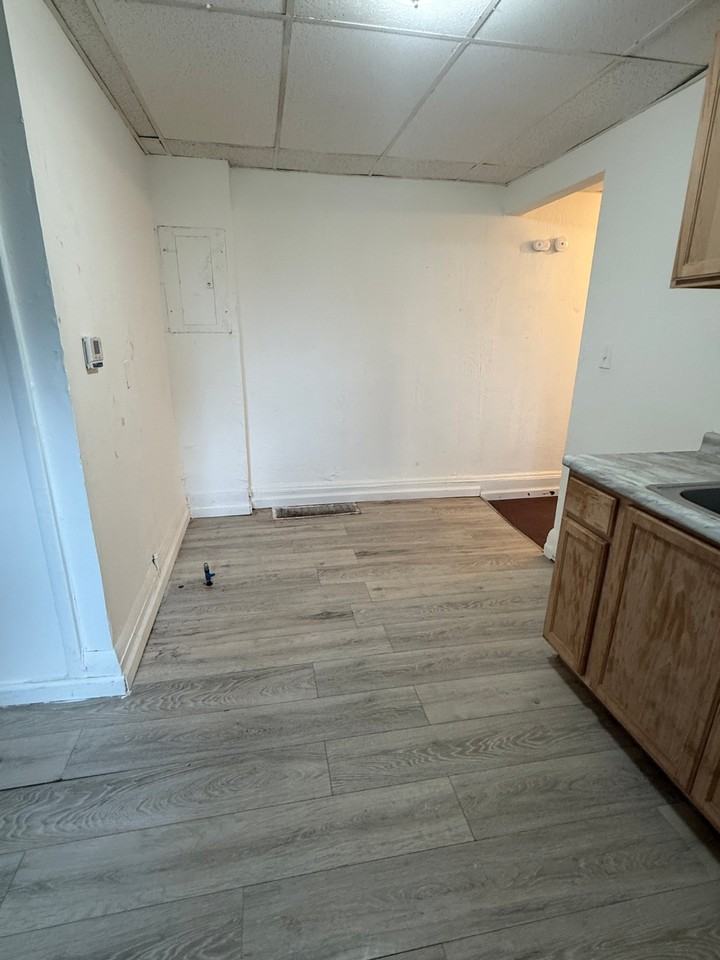 15220 Saranac Rd #2 - Photo 2 of 13