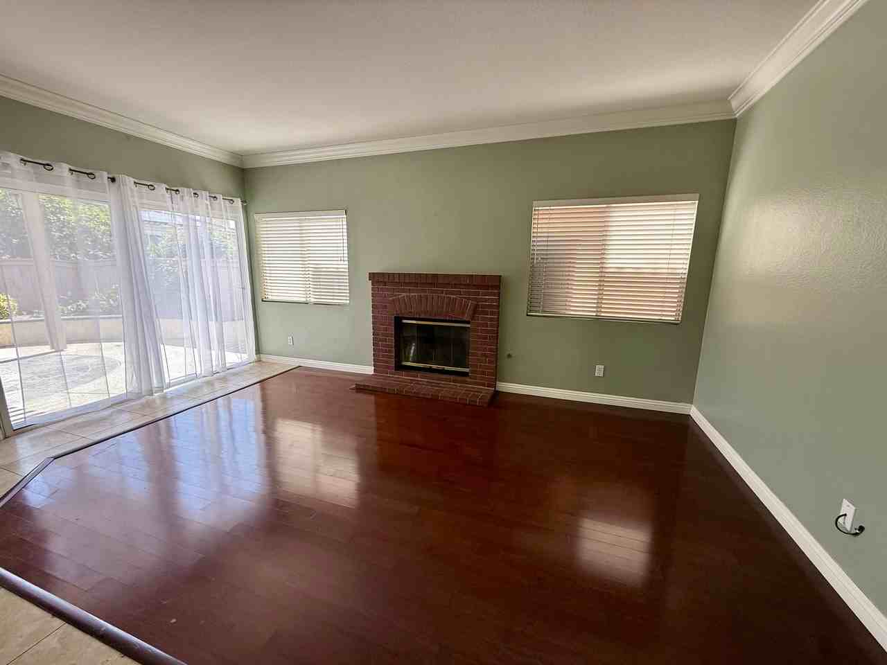 1579 Dawson Dr - Photo 4 of 15