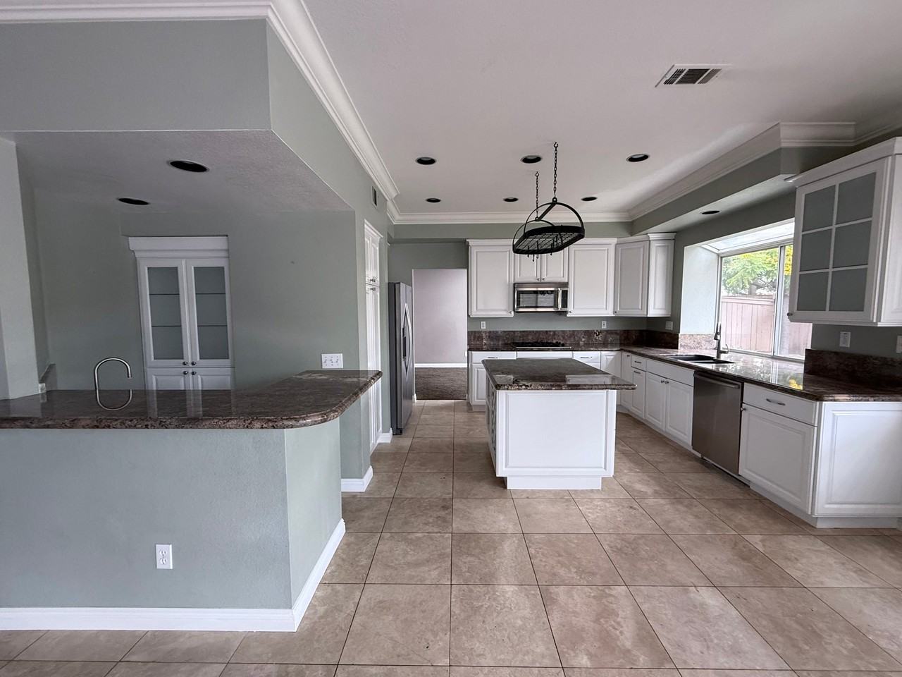 1579 Dawson Dr - Photo 5 of 15