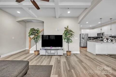 2510 Snow Creek Rd Ne - Photo 3 of 14