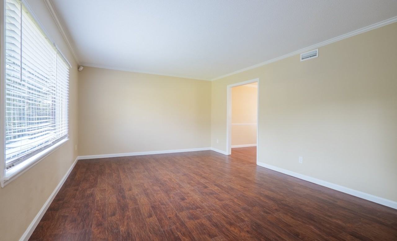 4104 Lantern Ln - Photo 4 of 16