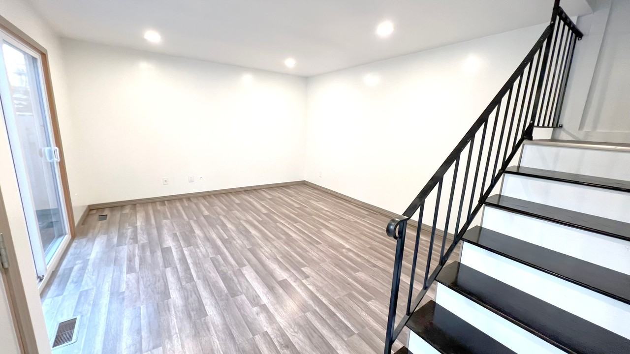 7694 Dunmore Rd - Photo 3 of 19