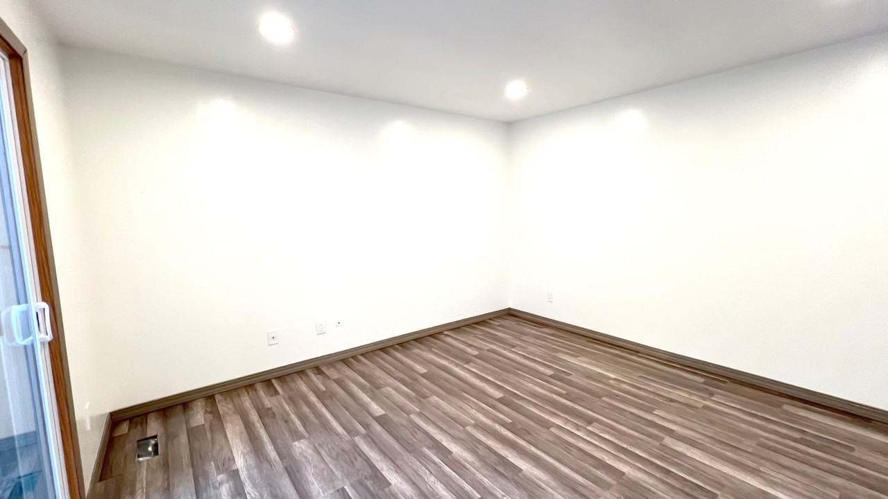 7694 Dunmore Rd - Photo 4 of 19