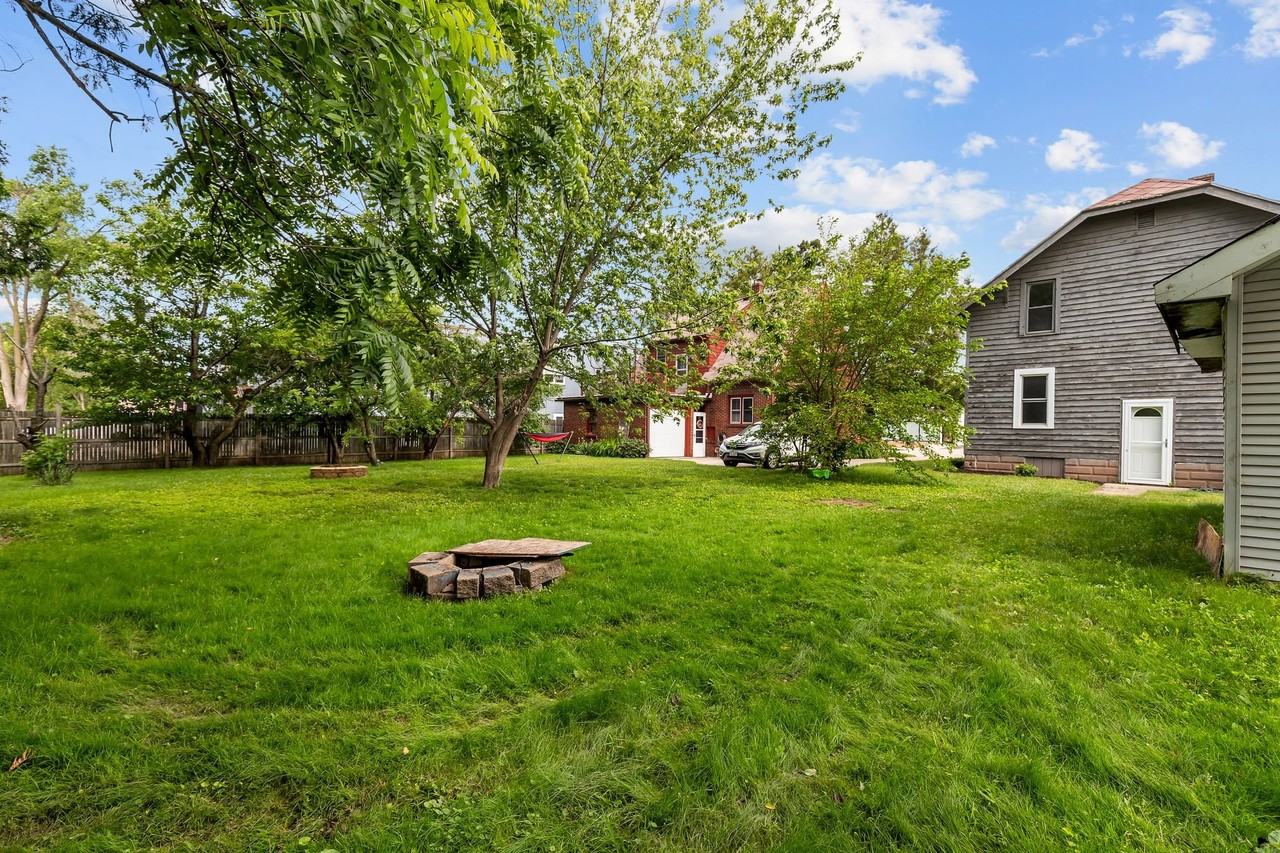1339 W Wisconsin Ave - Photo 2 of 19
