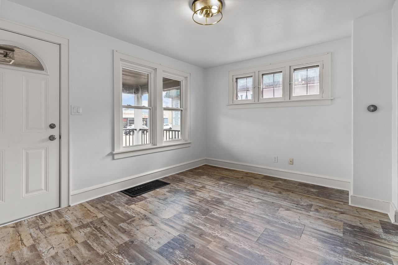 1339 W Wisconsin Ave - Photo 4 of 19