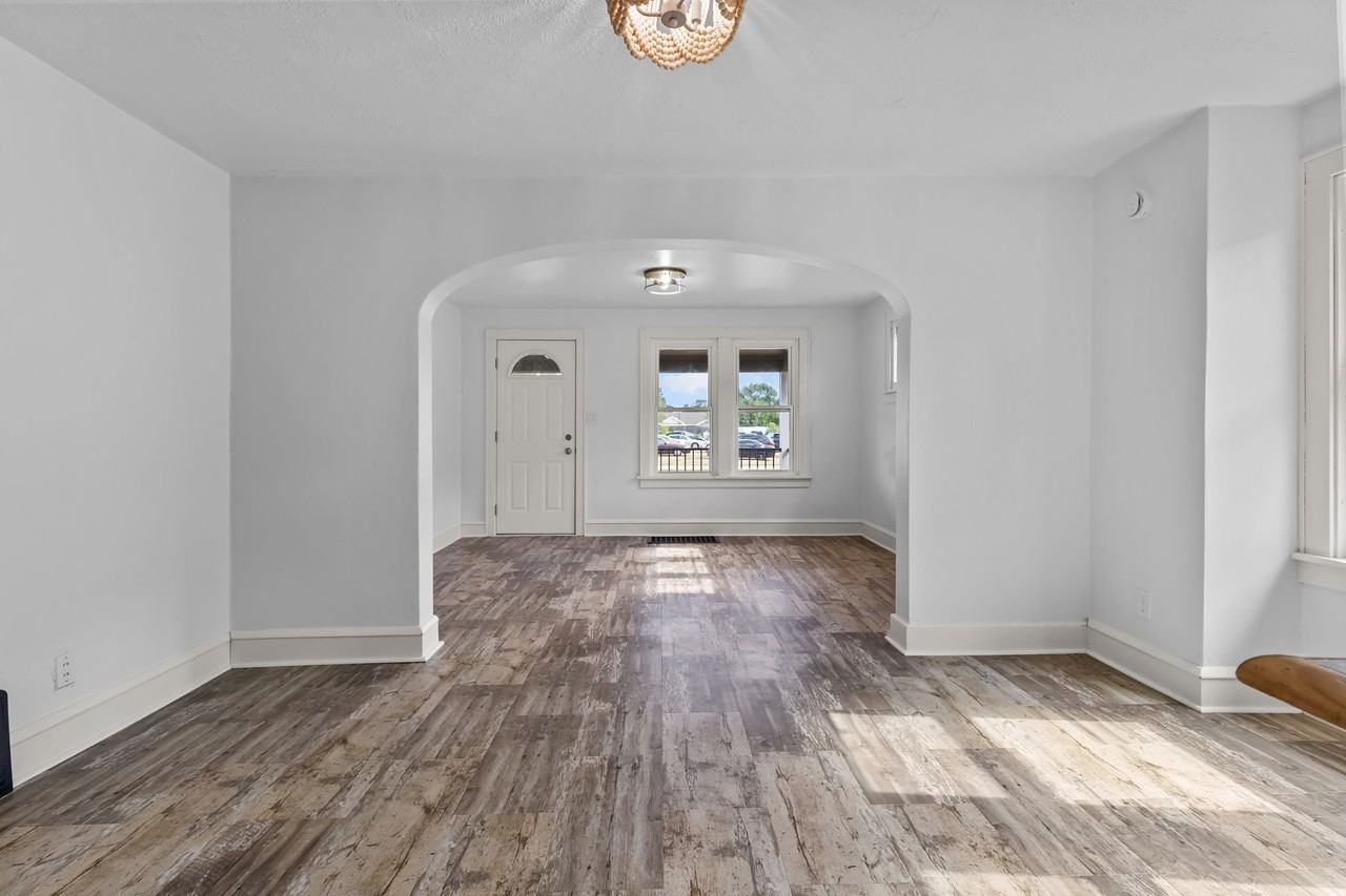 1339 W Wisconsin Ave - Photo 5 of 19
