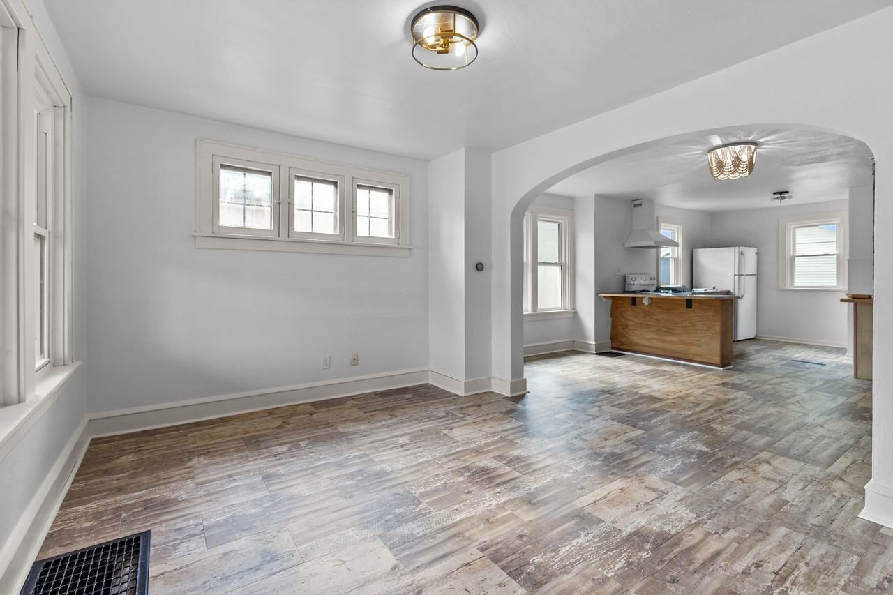 1339 W Wisconsin Ave - Photo 6 of 19