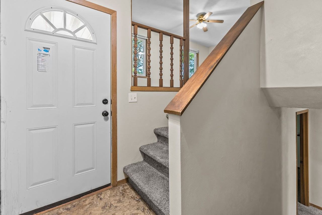 1626 E Capitol Dr - Photo 2 of 17