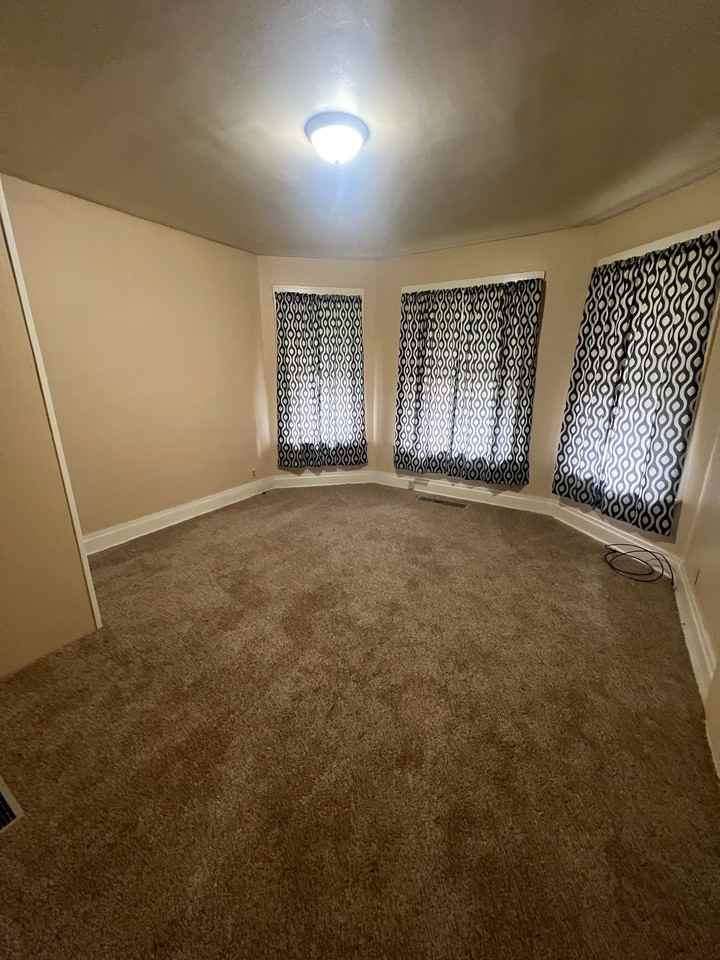 438 N Zane Hwy - Photo 4 of 7