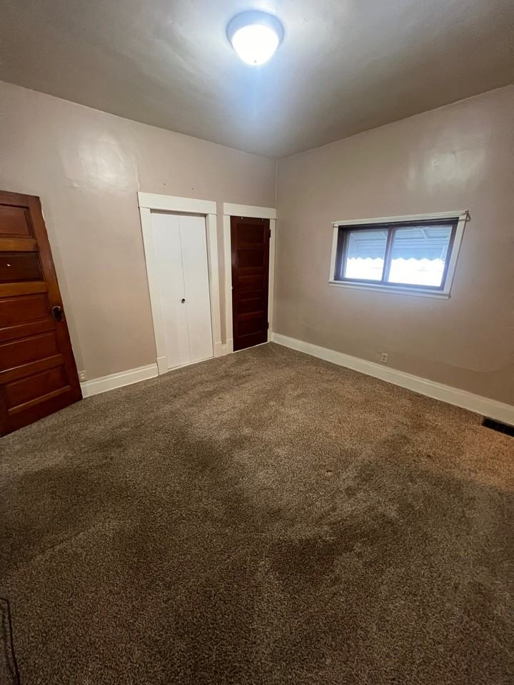 438 N Zane Hwy - Photo 6 of 7