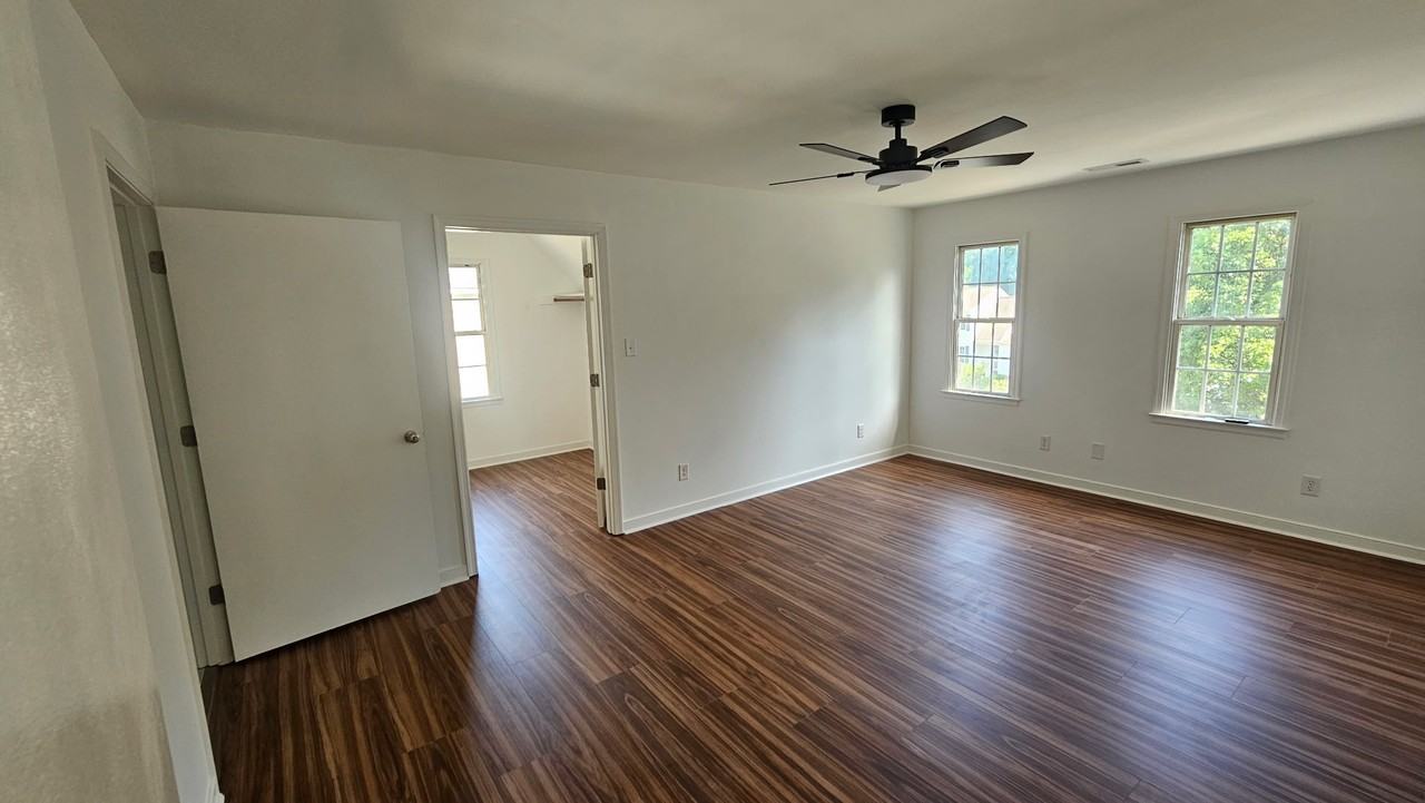 8307 Ferdinand Ln - Photo 2 of 15