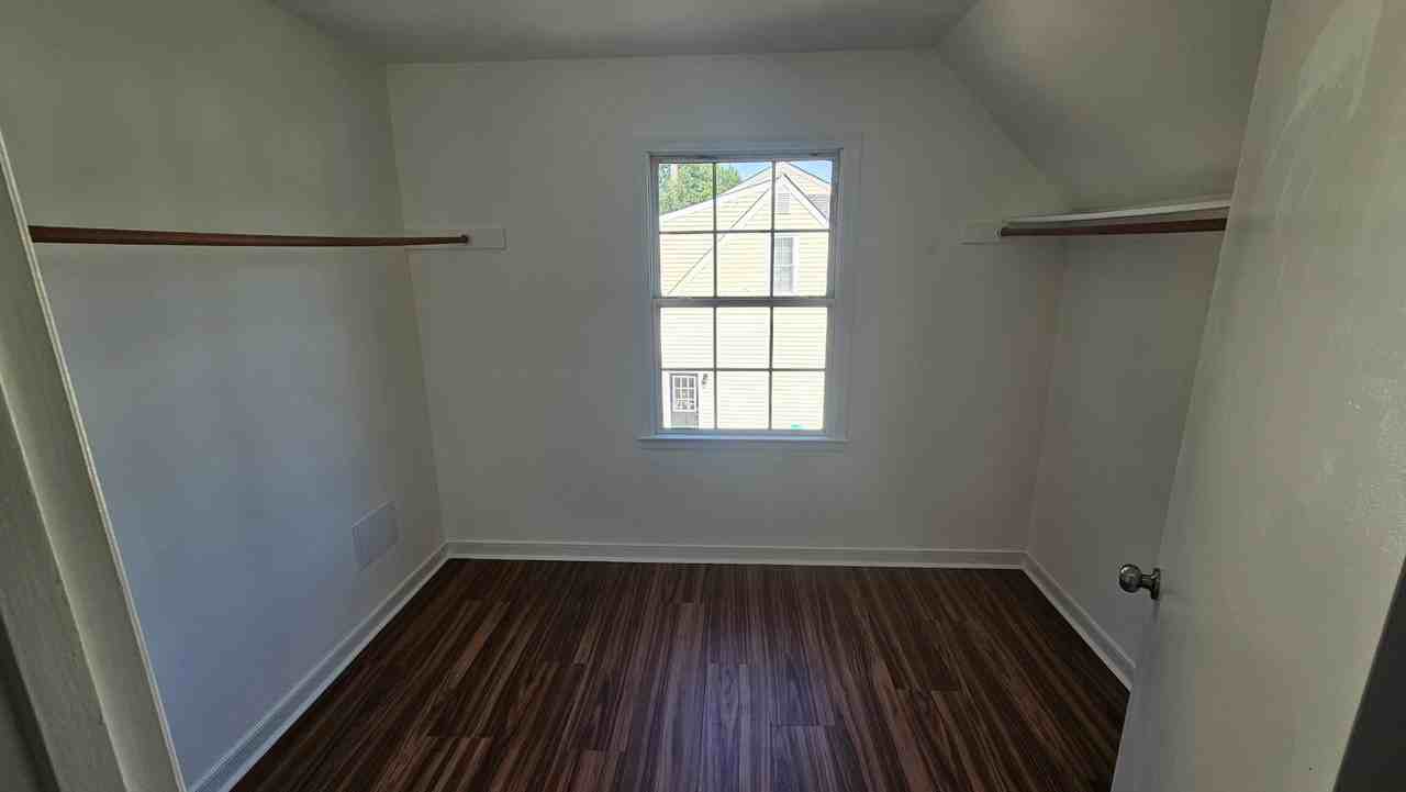 8307 Ferdinand Ln - Photo 3 of 15