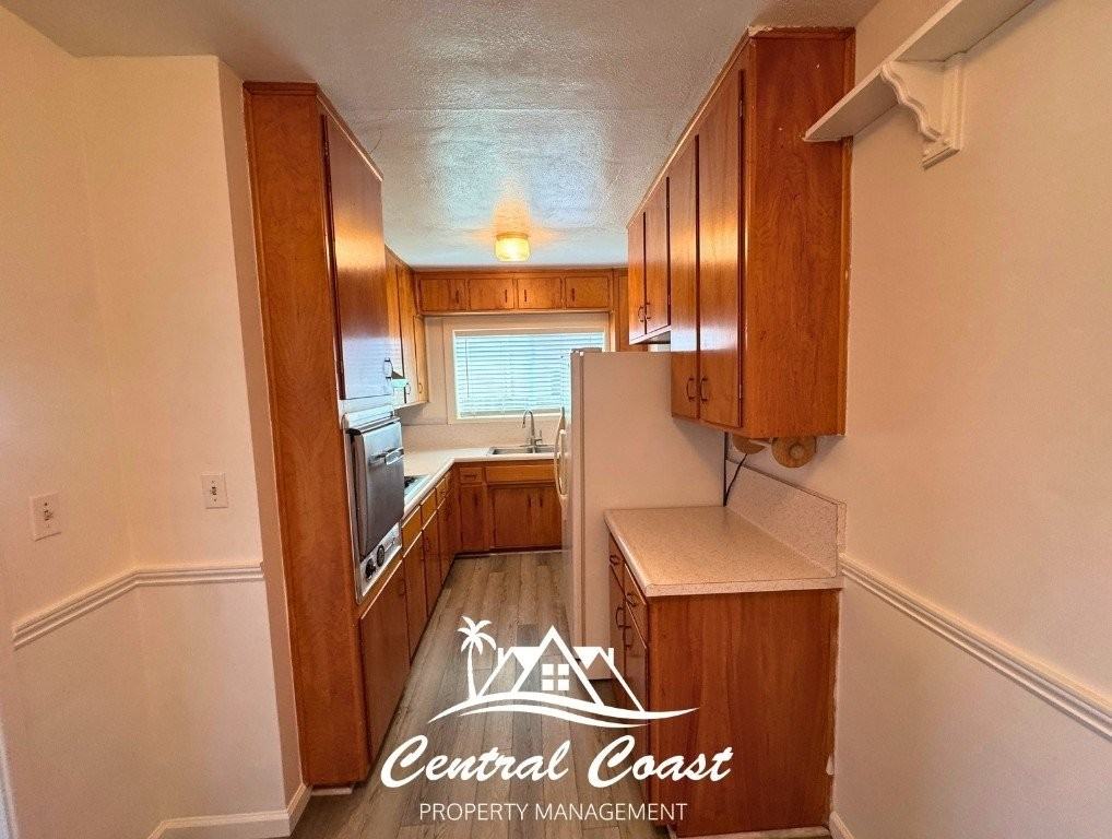 722 E Cook St - Photo 2 of 8