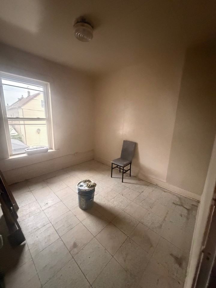 2455 S Washtenaw Ave #2 - Photo 5 of 8