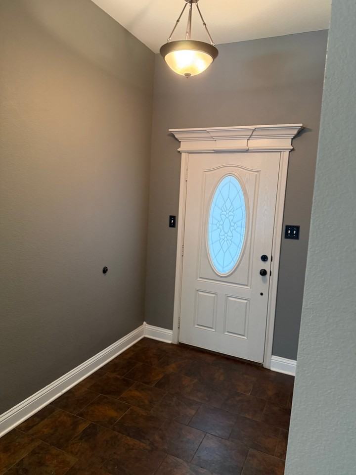 113 Falcon Way - Photo 2 of 12