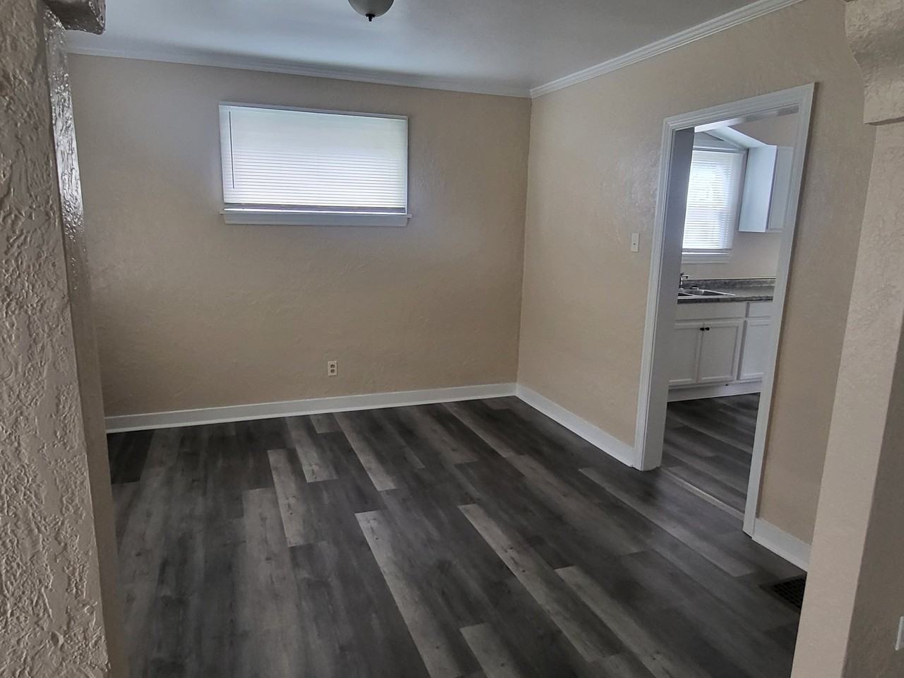 1104 Monongahela Blvd - Photo 4 of 10