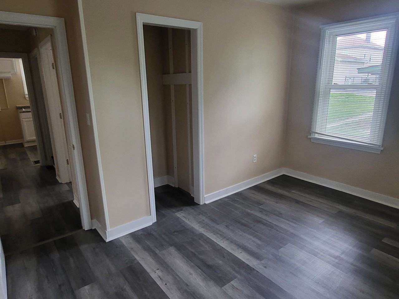 1104 Monongahela Blvd - Photo 6 of 10