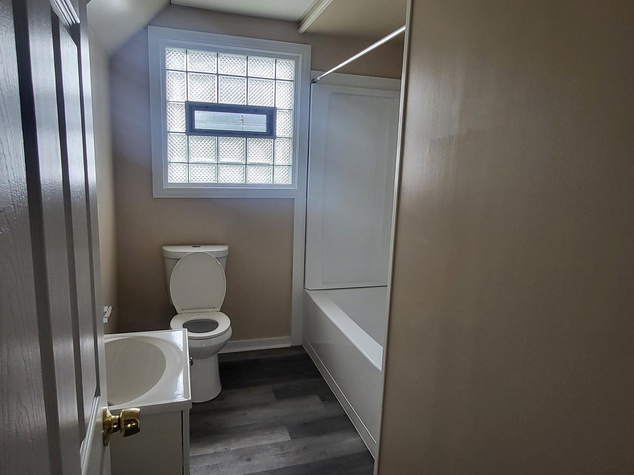 1104 Monongahela Blvd - Photo 7 of 10