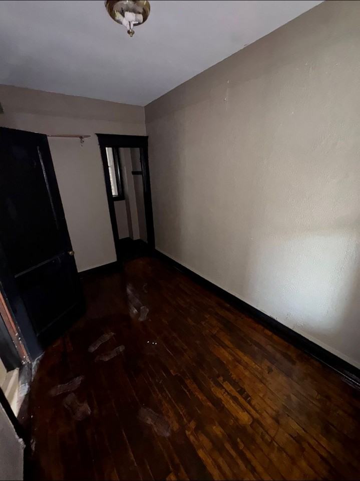 2134 S Marshall Blvd #1 - Photo 2 of 10