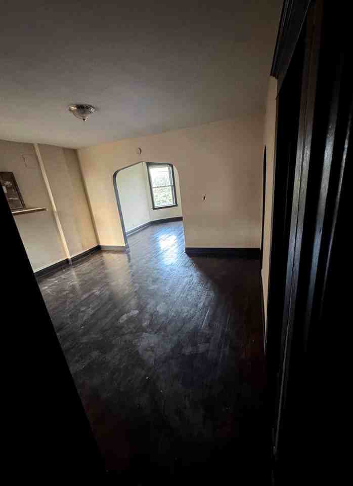 2134 S Marshall Blvd #1 - Photo 4 of 10