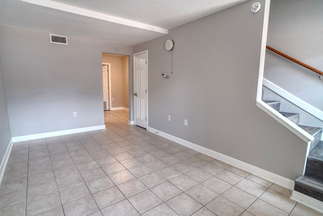 123A Alabama Ave Nw #A - Photo 4 of 12