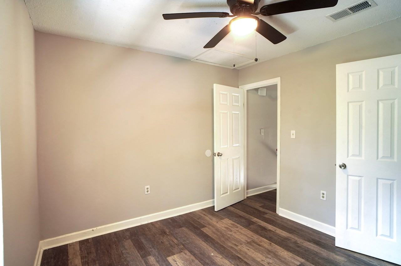 123A Alabama Ave Nw #A - Photo 6 of 12