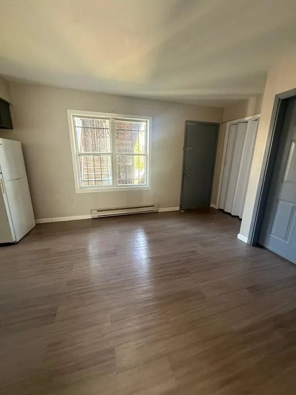348 S 6th St #2B - Photo 3 of 7