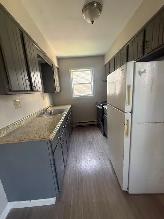348 S 6th St #2B - Photo 4 of 7