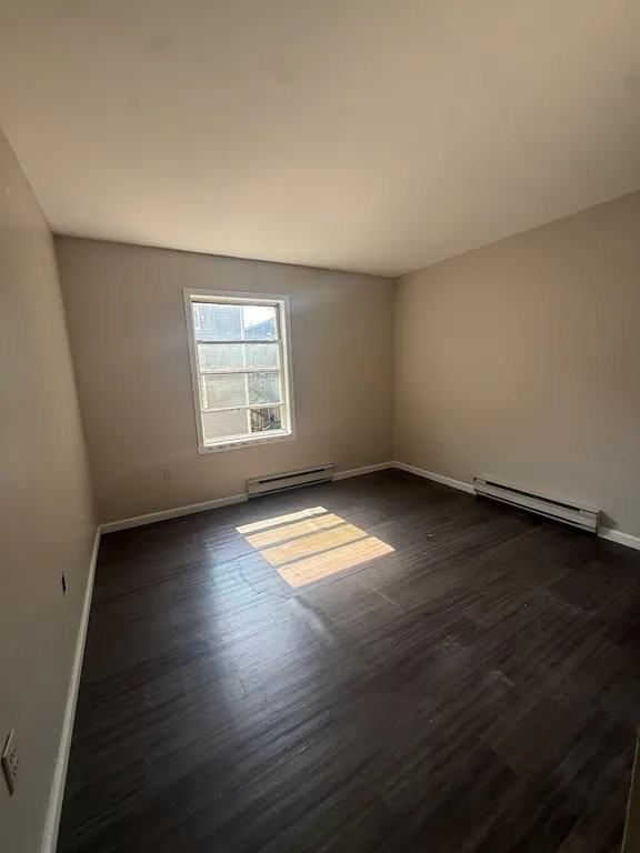 348 S 6th St #2B - Photo 5 of 7