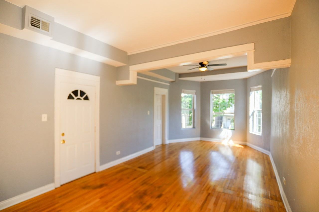 3525 W Dickens Ave #2 - Photo 3 of 14