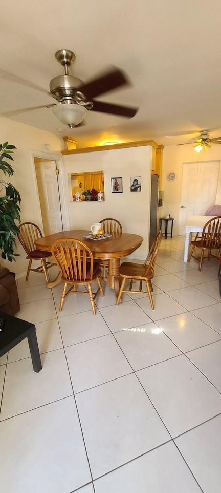 1566 Ne 45th St #D - Photo 6 of 10