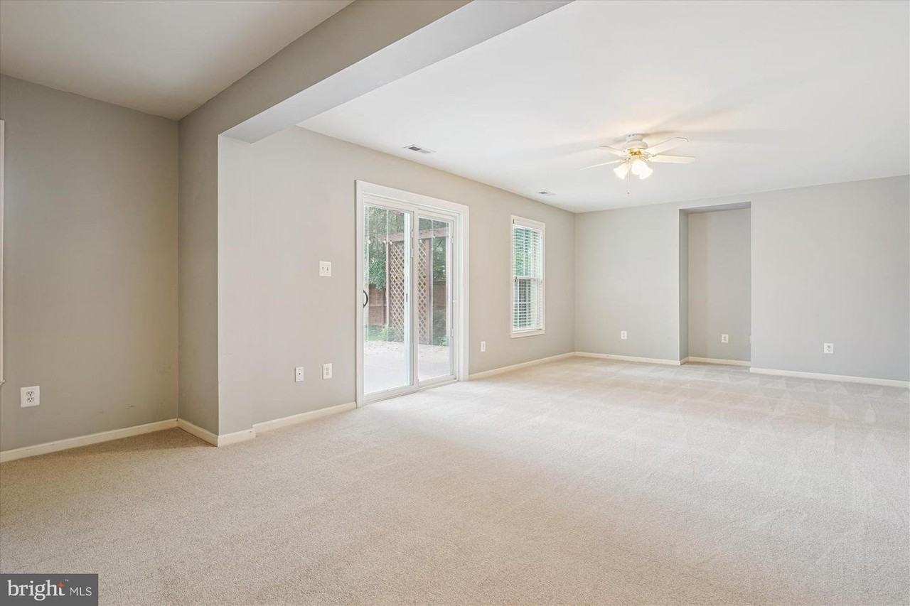 5916 Ewing Pl - Photo 5 of 8