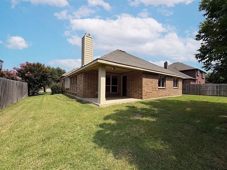 4307 Gleneagles Dr - Photo 2 of 10