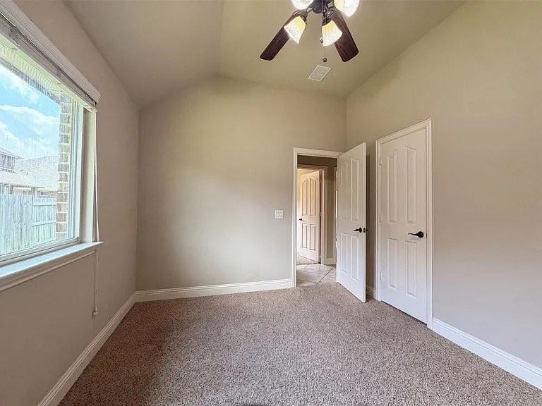 4307 Gleneagles Dr - Photo 3 of 10